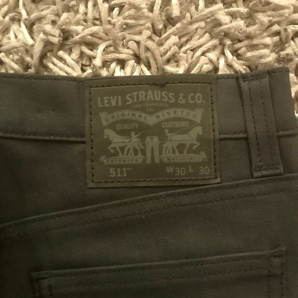 Men’s 511 Slim Fit Levi’s Jeans - Picture 4 of 4